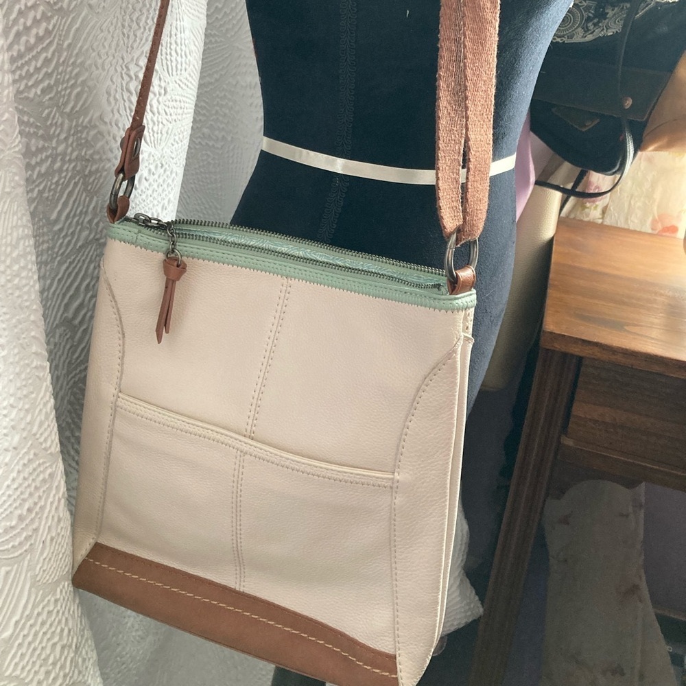 The Sac Iris crossbody NWOT
